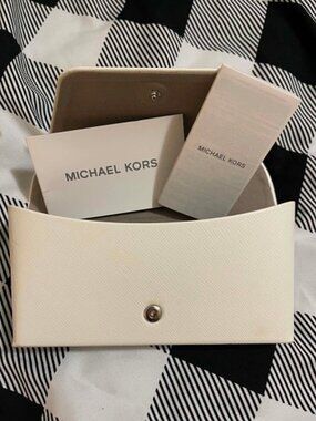 LIKE NEW Michael Kors Saffiano Leather Glasses Case Cream White Snap Closure